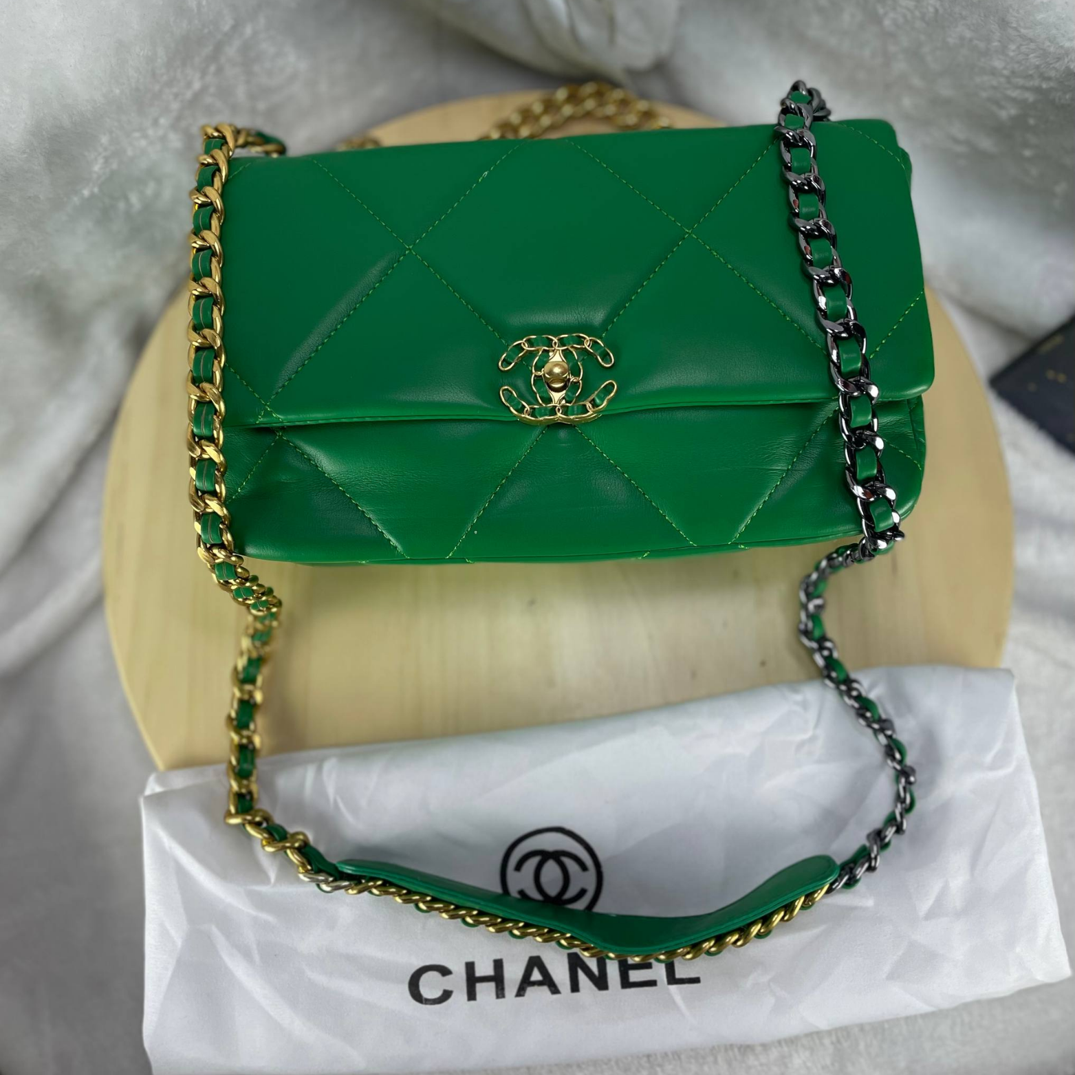 CHANEL 19 FLAP BAG