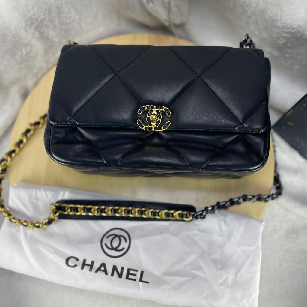 CHANEL 19 FLAP BAG