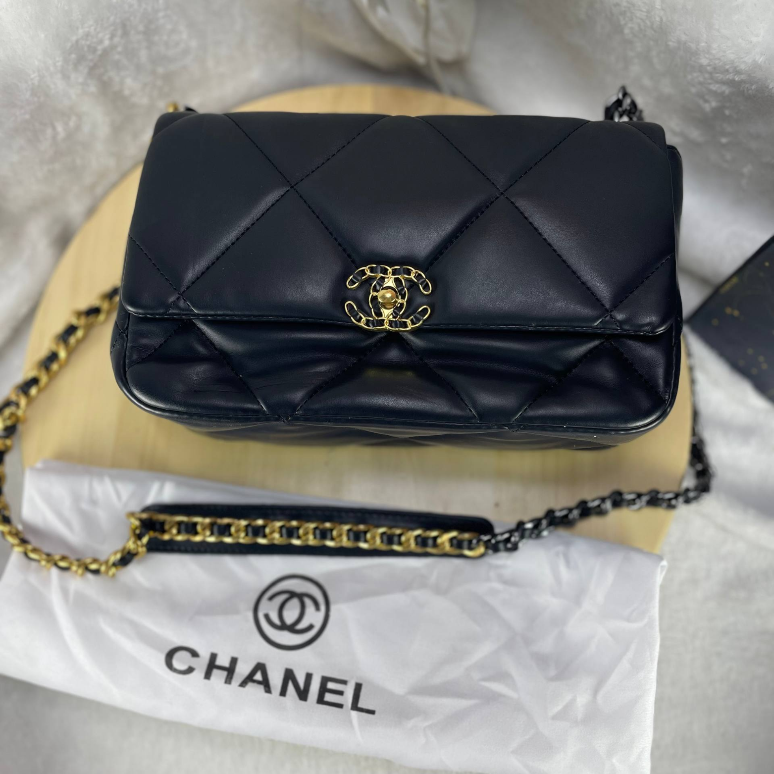 CHANEL 19 FLAP BAG
