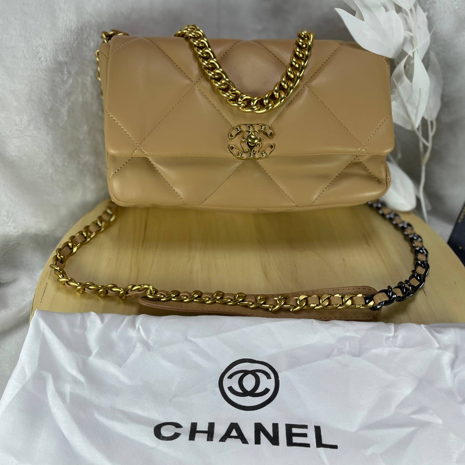 CHANEL 19 FLAP BAG